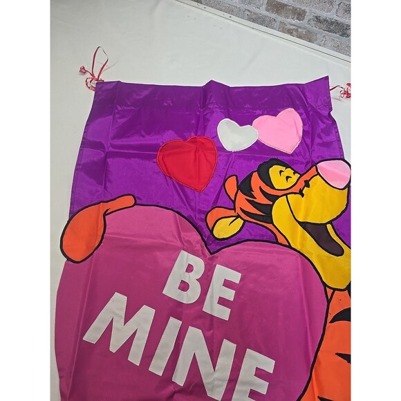 Vintage Lawn Garden Flag Tigger Valentines Be Mine Hearts - Picture 5 of 10